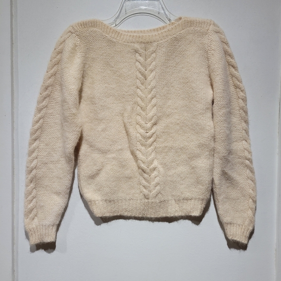 JH Collectibles Sweaters - Alpaca Sweater